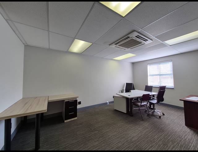 54M² OFFICE TO LET IN DUNKELD WEST